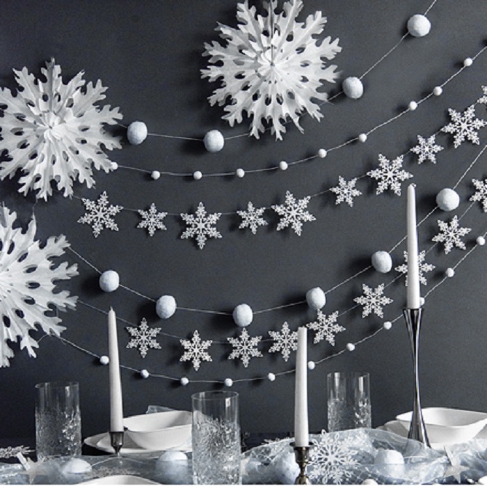 Zdjęcie w galerii - Rozeta bibułowa Śnieżynka, biały, 25cm