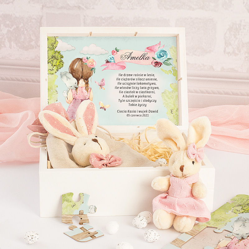 Skrzyneczka drewniana z upominkami dla dziewczynki na urodzinki, urocze króliczki oraz puzzle