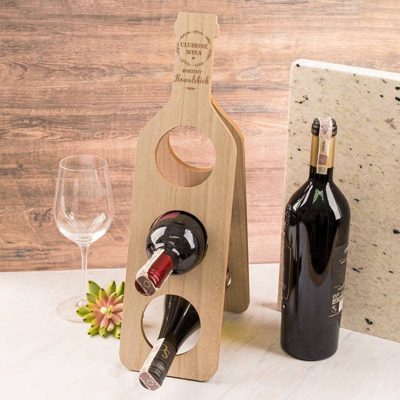 Zdjęcie slidera - NOSIDŁO na wino drewno z grawerem prezent dla małżeństwa