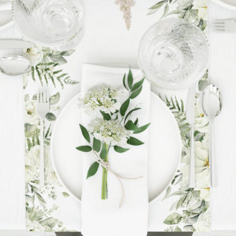 BIEŻNIK dekoracyjny ozdoba stołu Białe Kwiaty 40cmx5m