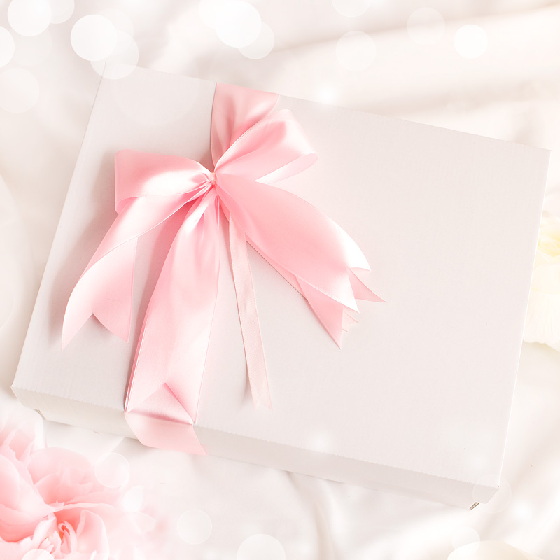 Zdjęcie w galerii - BOX prezentowy dla niej ekskluzywny różowy szlafrok z imieniem