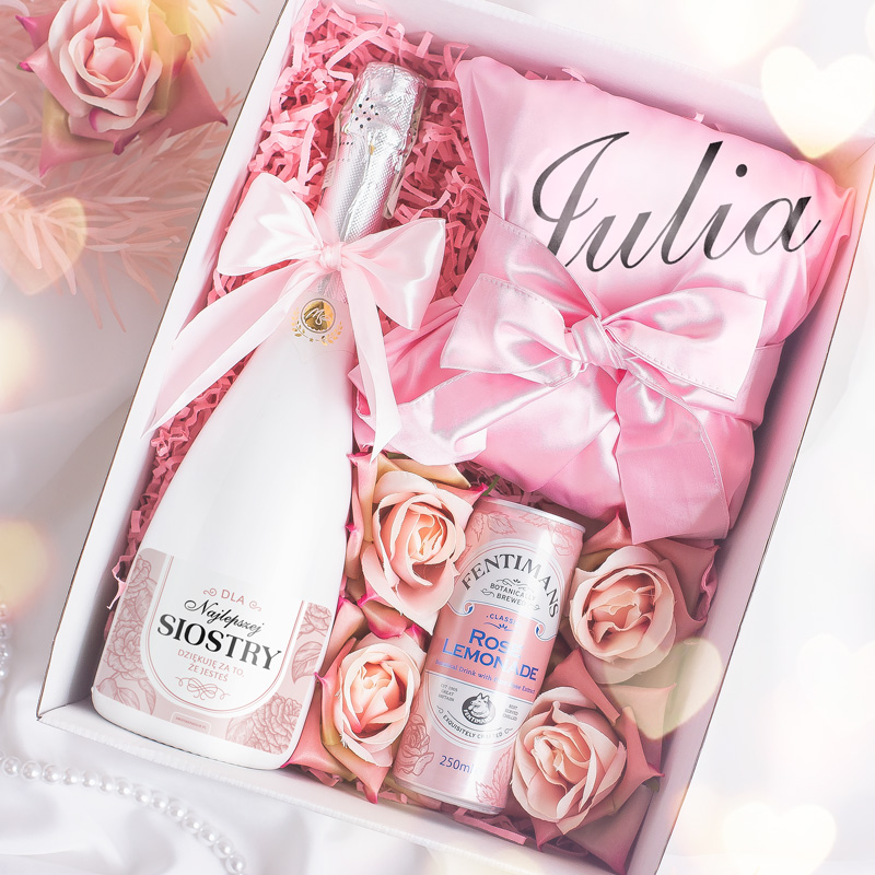 BOX prezentowy dla niej ekskluzywny różowy szlafrok z imieniem
