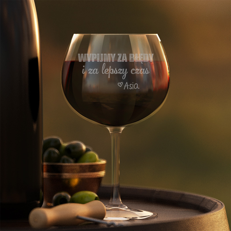 Zdjęcie slidera - KIELISZEK do wina z grawerem Wypijmy za lepszy czas Prezent na rozwód