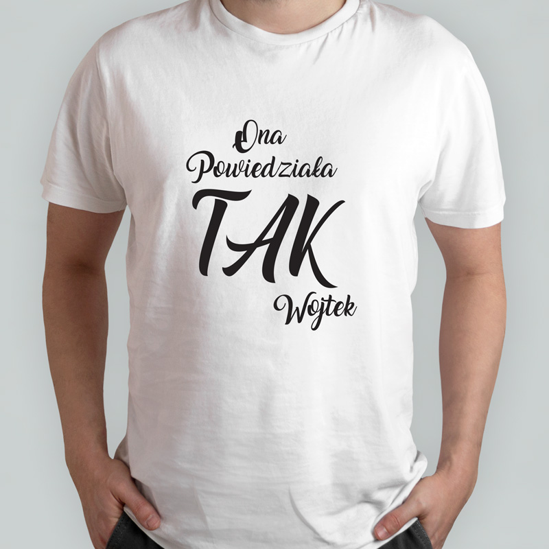 Koszulka na Wieczór Kawalerski. T-shirt w białym kolorze z czarnym nadrukiem.