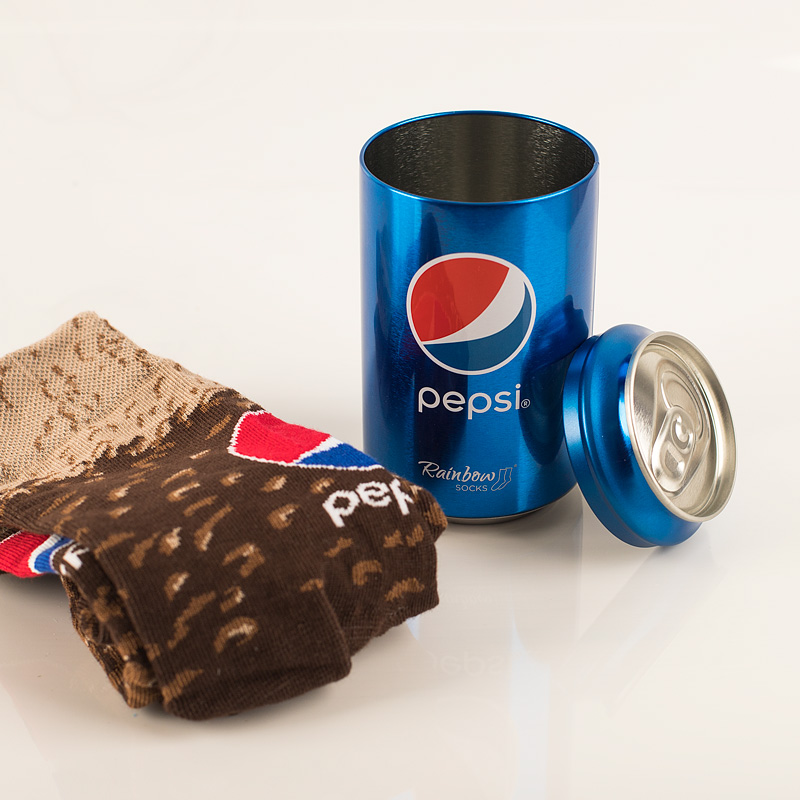 Skarpetki w puszce Pepsi. Prezent kreatywny.