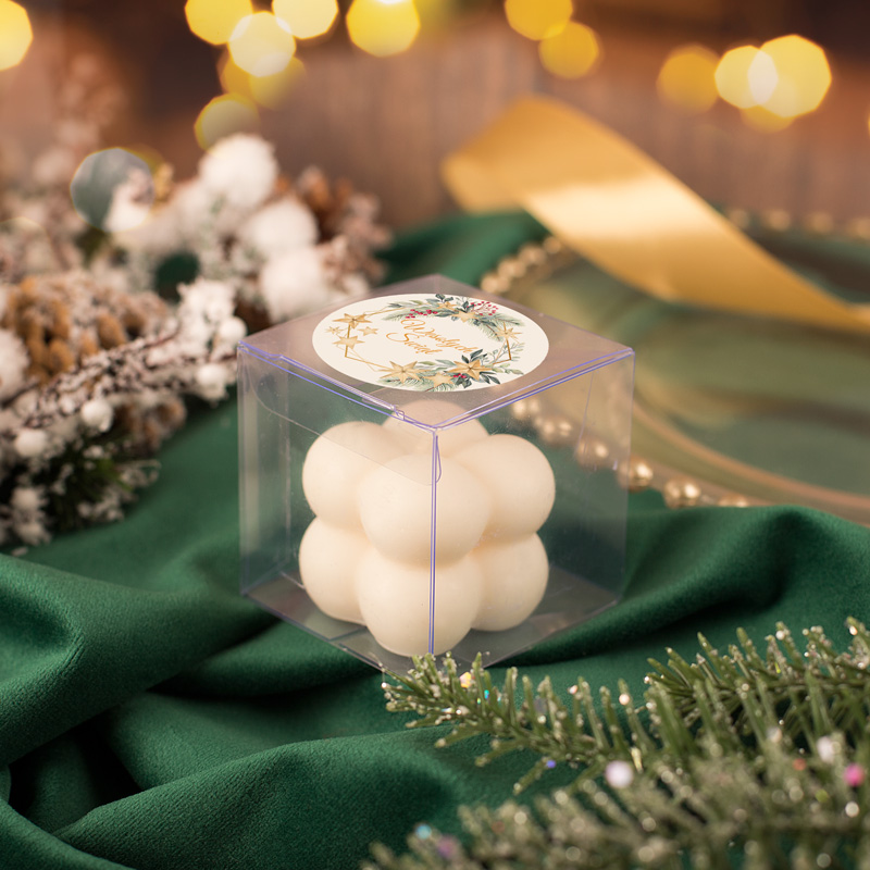 Tanie upominki świąteczne - świeczki sojowe bąbelki z pudełeczkach ze świąteczną etykietą