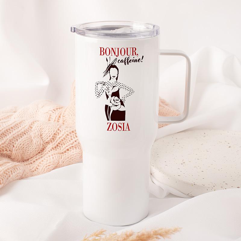 Biała termosz ze stylowym nadrukiem przedstawiającym postać kobiety w czarno-białej sukience, trzymającą różę, z napisem 'BONJOUR, caffeine!' i imieniem 'ZOSIA'.