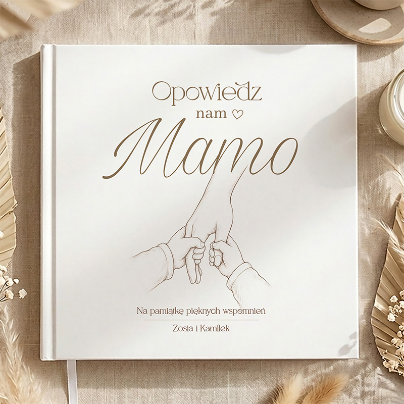 Książka dla mamy z personalizowaną okładką i podpisem dzieci jako pamiątkowy prezent rodzinny.