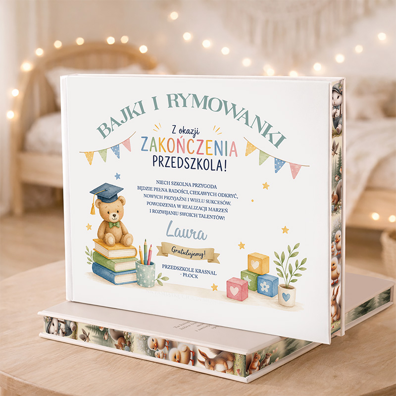 Personalizowana książka z bajkami na zakończenie przedszkola z imieniem dziecka i kolorową okładką.